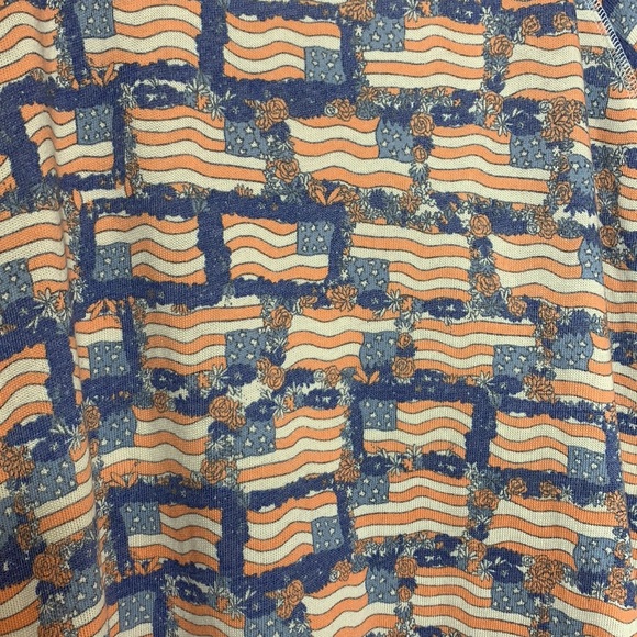LuLaRoe Womens Faded Look American Flag Stretch Crewneck Top 3XL PLUS SIZE - Picture 3 of 5
